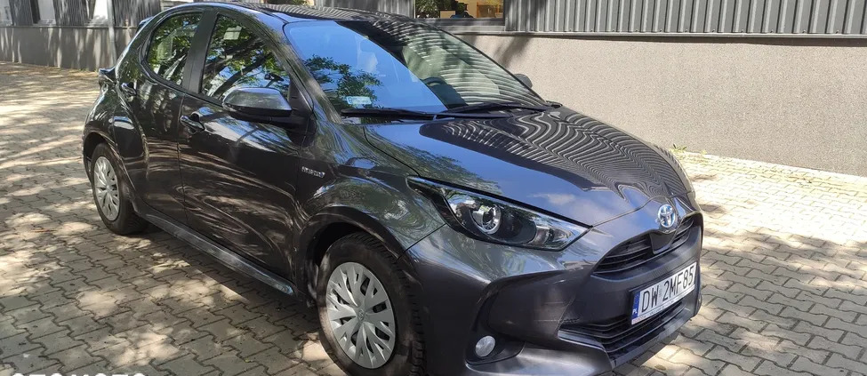 toyota yaris dolnośląskie Toyota Yaris cena 71340 przebieg: 42410, rok produkcji 2021 z Chojnów